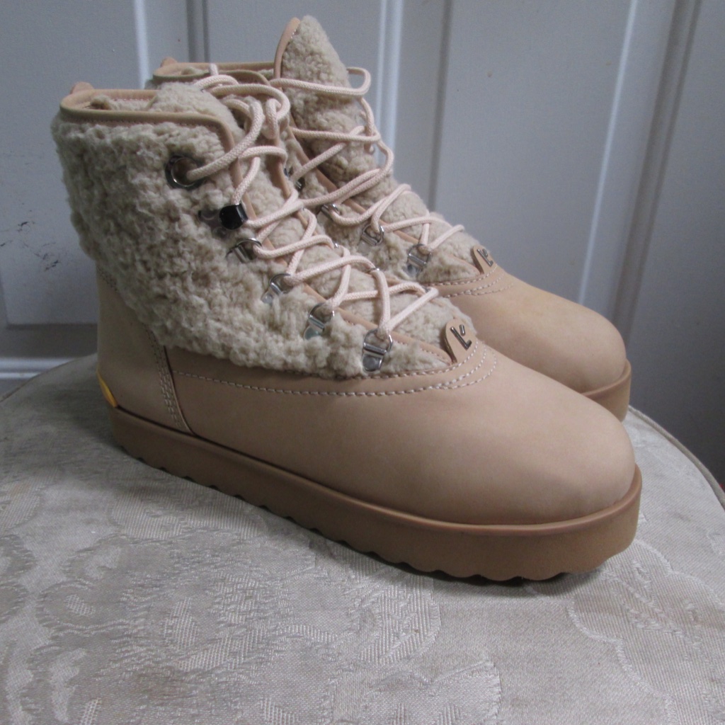 New Larroud Vail Boot In Sand Faux Fur And Suede Size 9.5